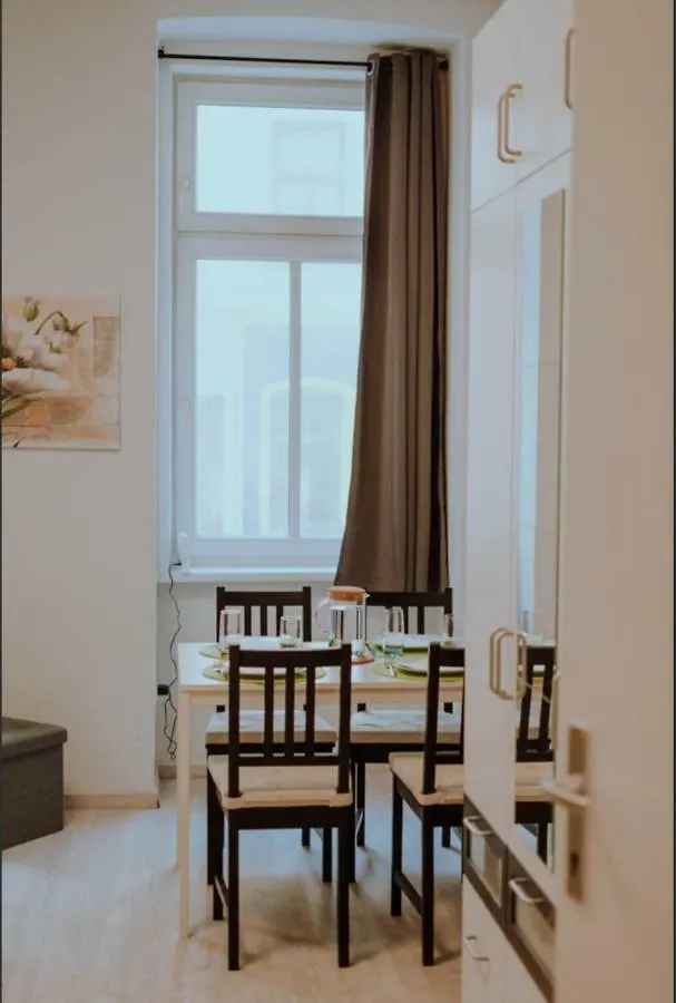 Modern & Beautiful City Apartment Near Central Park Bécs 0*,